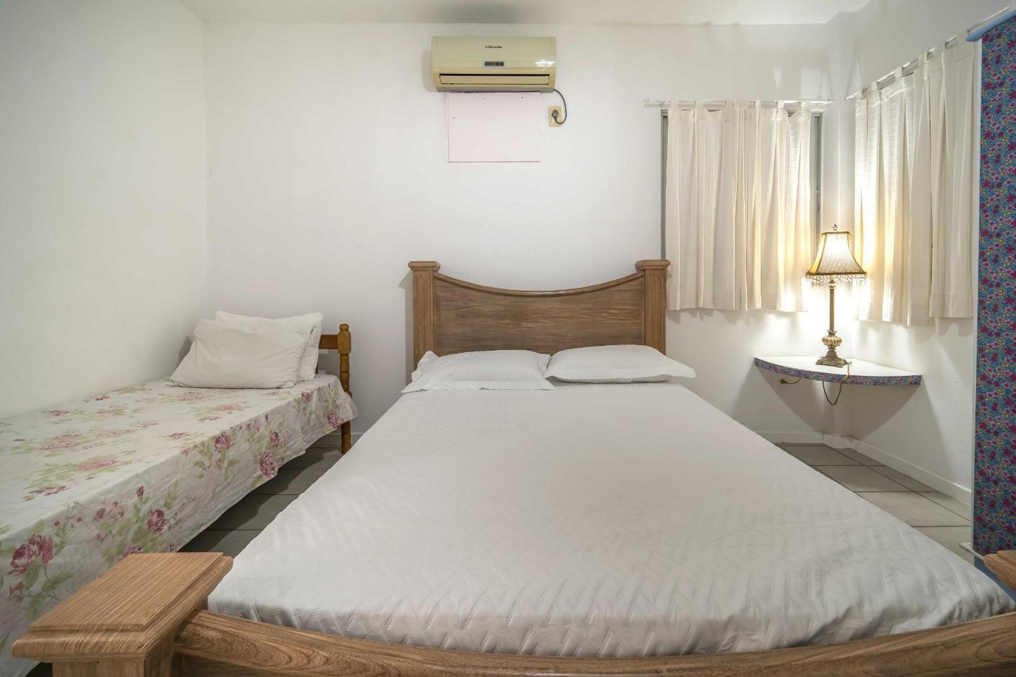 Apartamento Em 4 Ilhas Apartment Бомбиняс Екстериор снимка